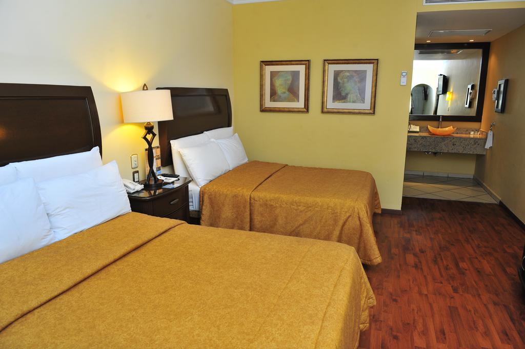 Hotel San Sebastian Hermosillo Bagian luar foto